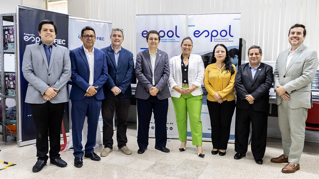Se inaugura en la ESPOL el Laboratorio de Robótica Industrial
