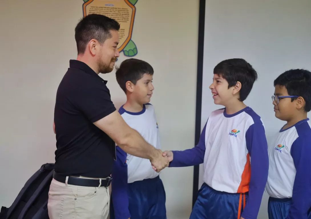 Nabih Pico, Alumni ESPOL, comparte su experiencia con los jóvenes