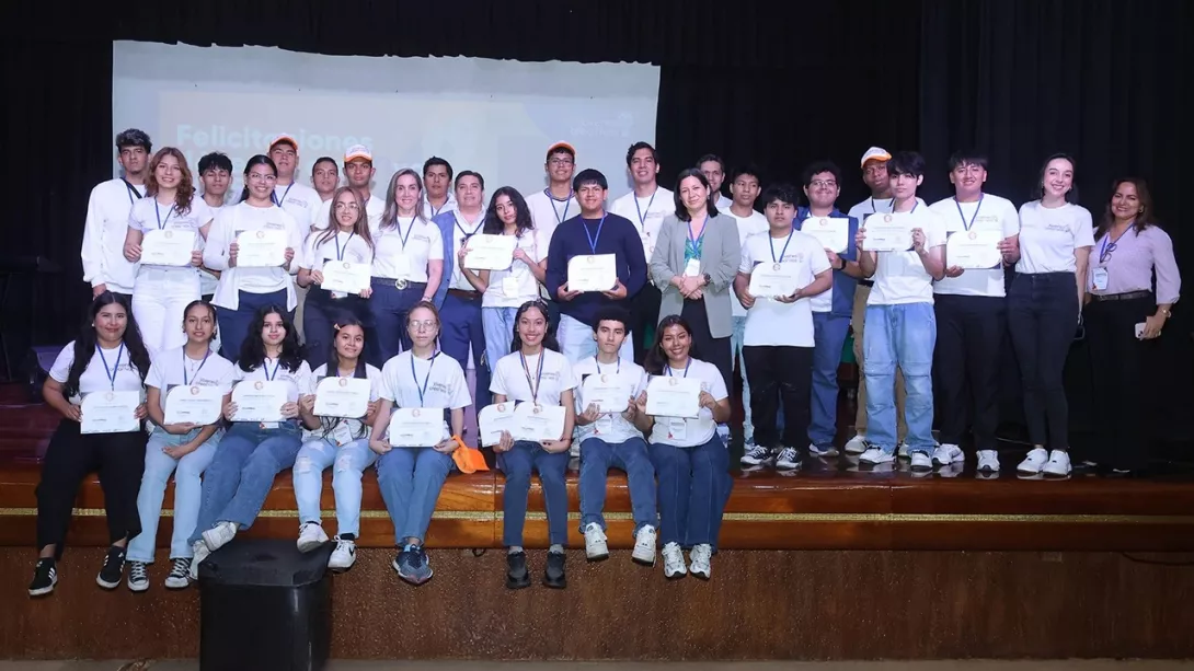Finalizó el programa Jóvenes Creativos con 56 graduados