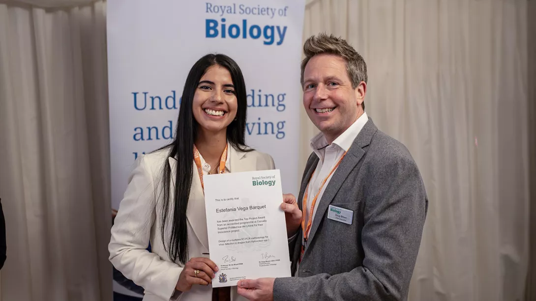 Royal Society of Biology reconoció a Estefanía Vega, Alumni ESPOL