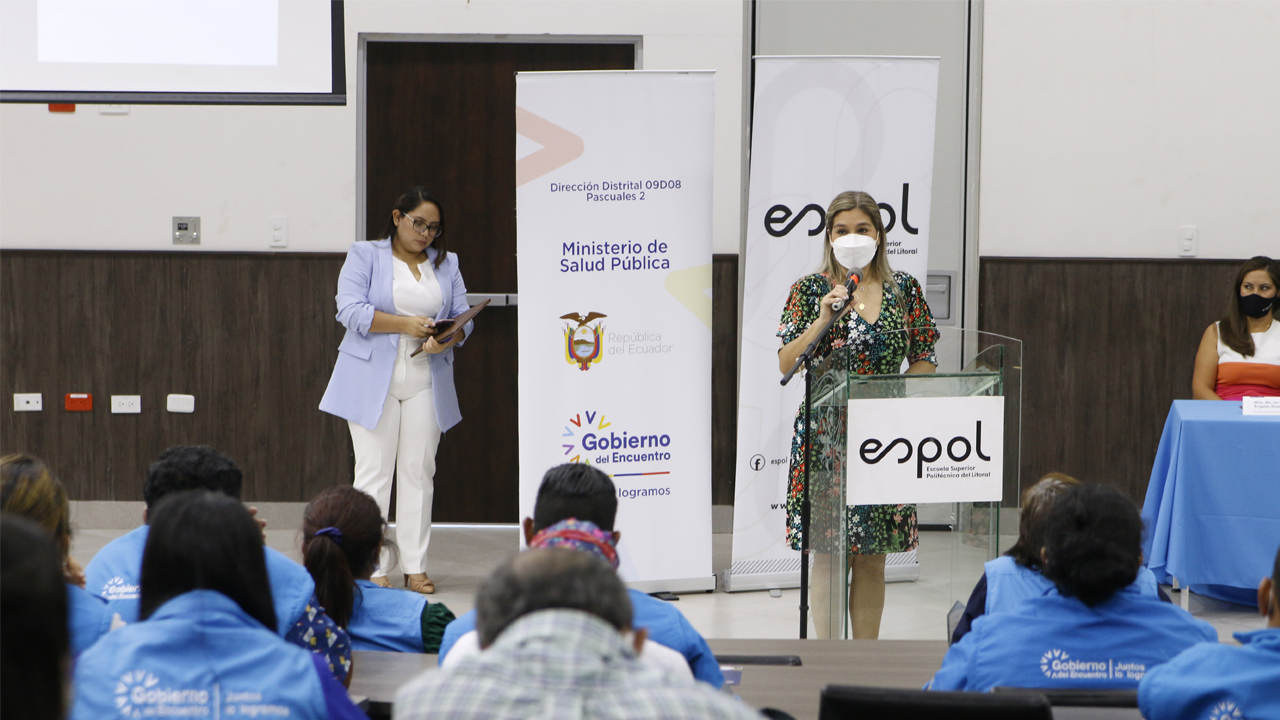 El Ministerio de Salud Pública del Ecuador realizó este 21 de septiembre de 2021 una ceremonia de entrega de certificados al personal del sector público y privado que formaron parte del Plan de Vacunación 9/100. 