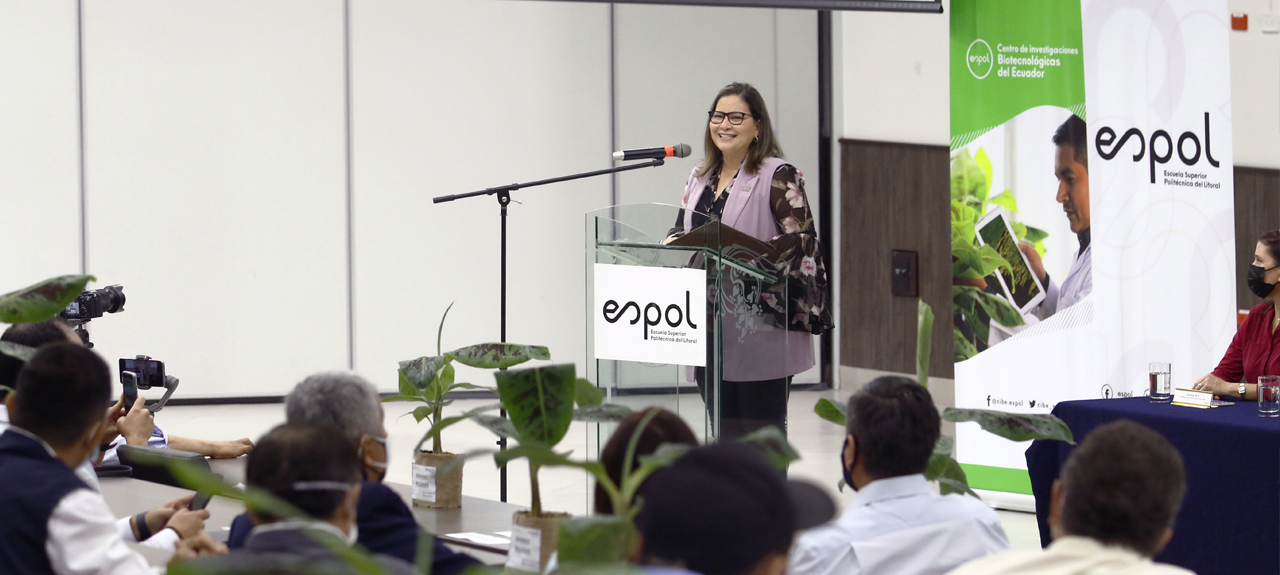 Rectora de la ESPOL participa en lanzamiento de Fusarium Sensor Ec, una app creada por ESPOL para la prevención del Fusarium Raza 4