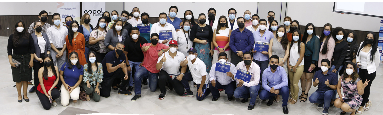 El Ministerio de Salud Pública del Ecuador realizó este 21 de septiembre de 2021 una ceremonia de entrega de certificados al personal del sector público y privado que formaron parte del Plan de Vacunación 9/100. 