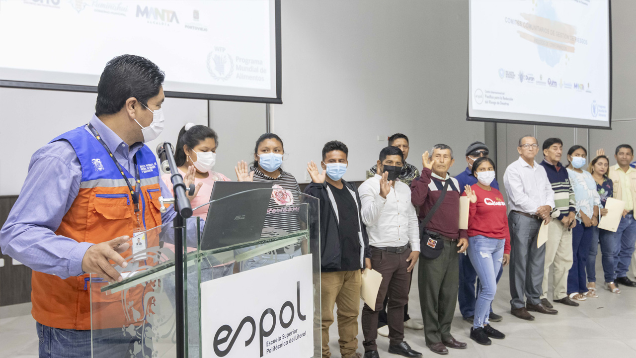 Graduación de comités comunitarios de gestión de riesgo ESPOL WFP 3
