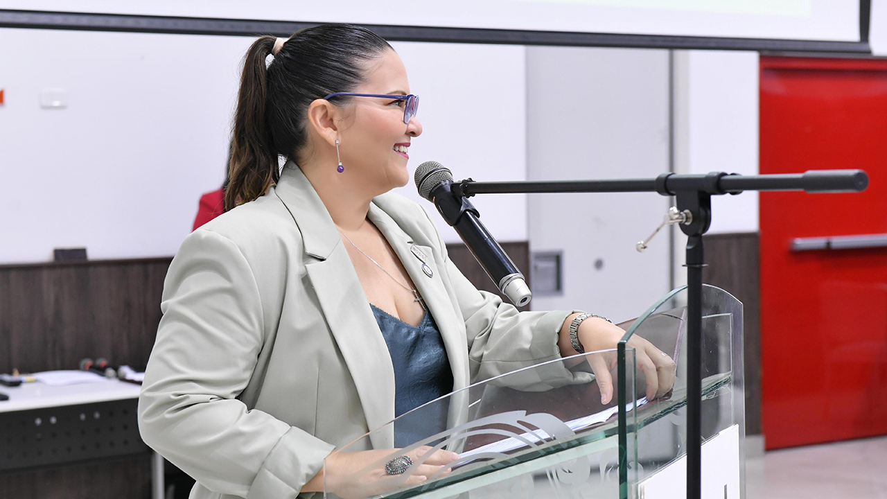 Cecilia Paredes, rectora de ESPOL dio las palabras de bienvenida.