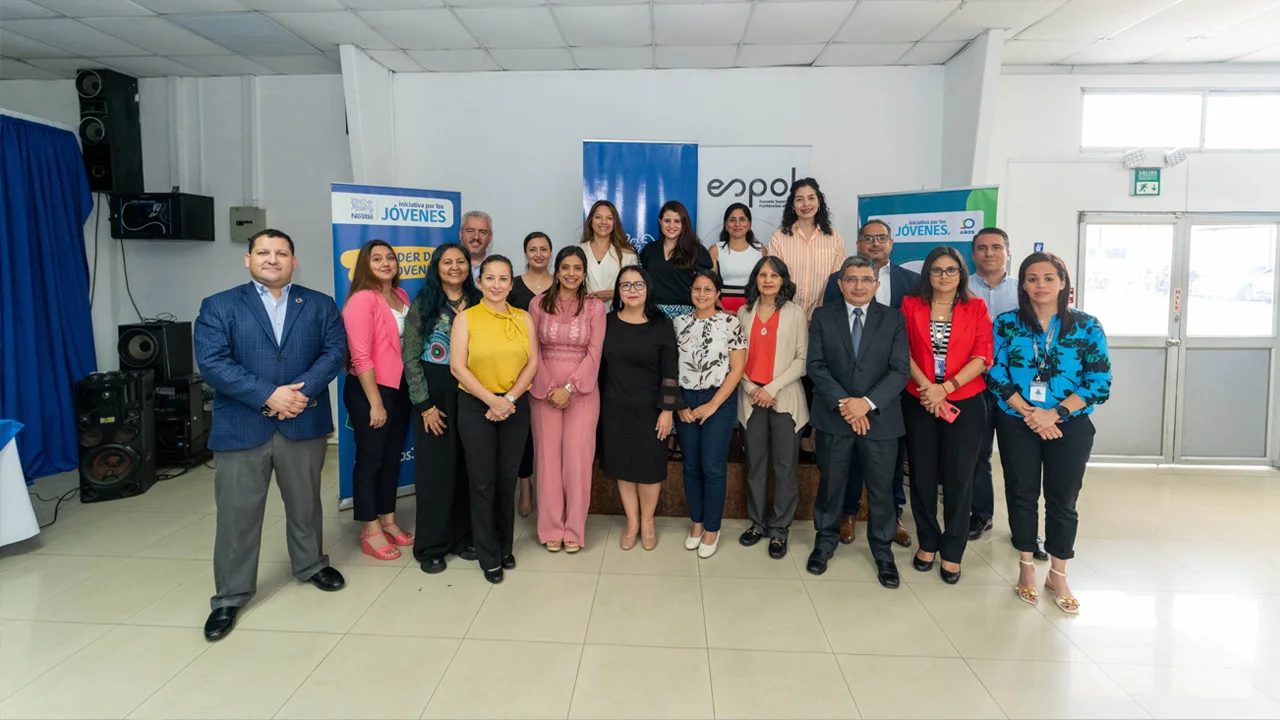 Esta iniciativa es un esfuerzo conjunto entre la ESPOL y Nestlé Ecuador para impulsar el desarrollo profesional de jóvenes.